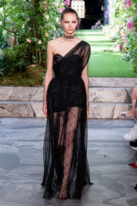 See Every Look from the Dior Couture Fall 2019 Collection